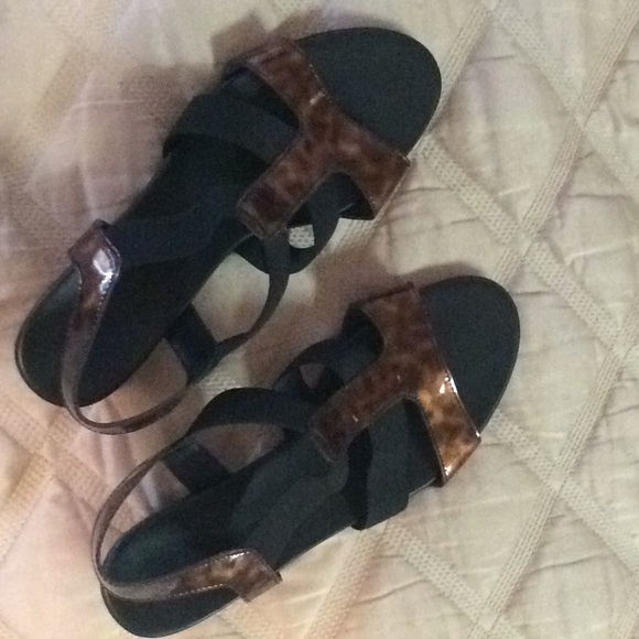 Sandals - Picture 1 of 3